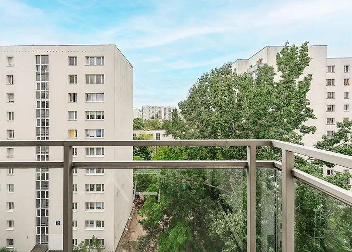 Aleja Komisji Edukacji Narodowej- P&o * Warschau